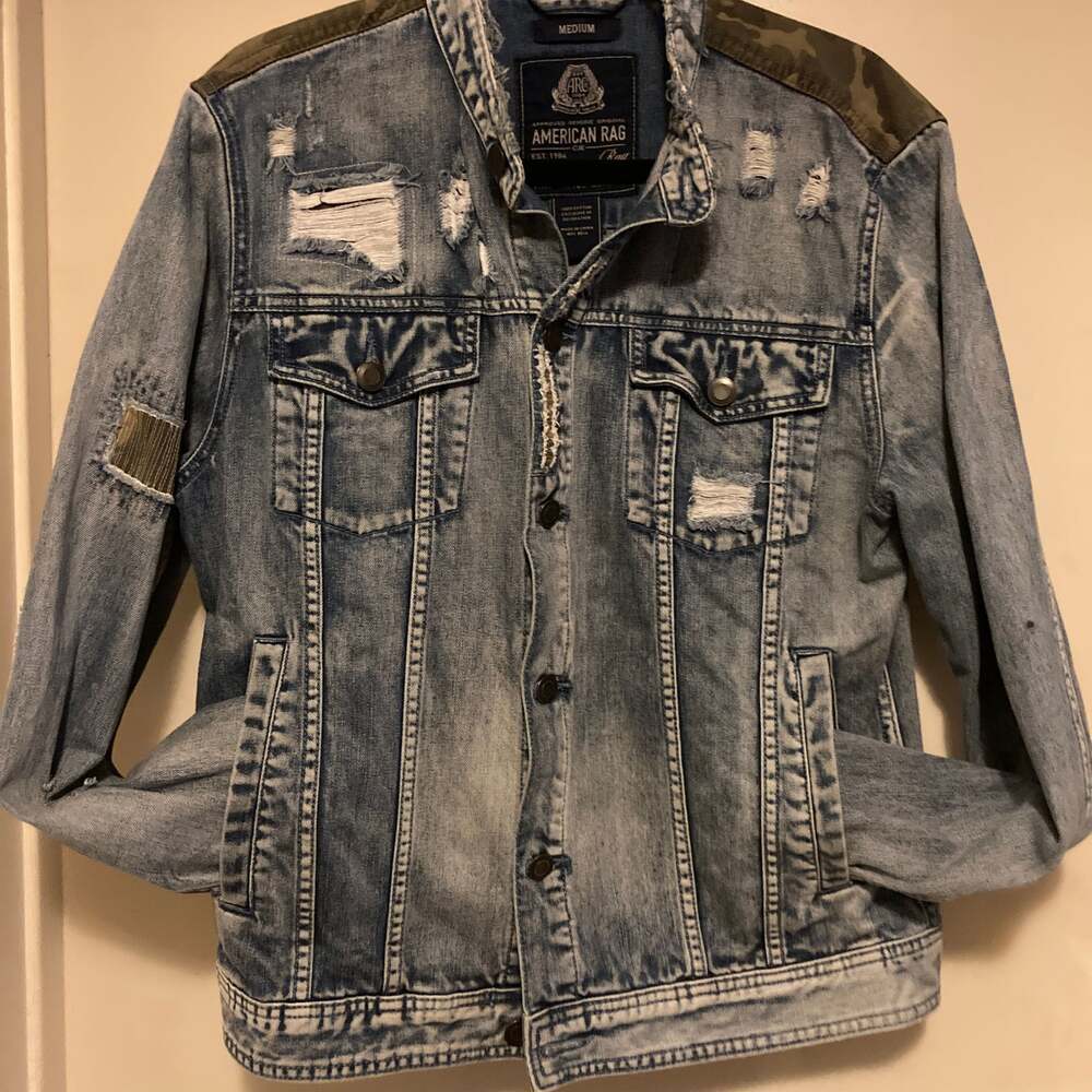 American Rag CIE Men's Destressed Denim Jean Jacket Size Medium